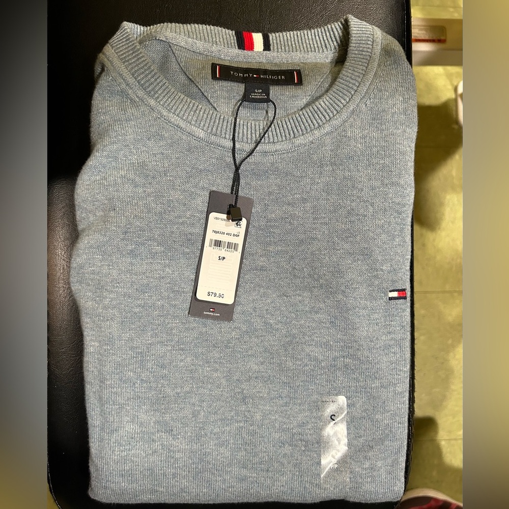 Tommy Hilfiger Brand new navy blue crew neck gorgeous sweater
